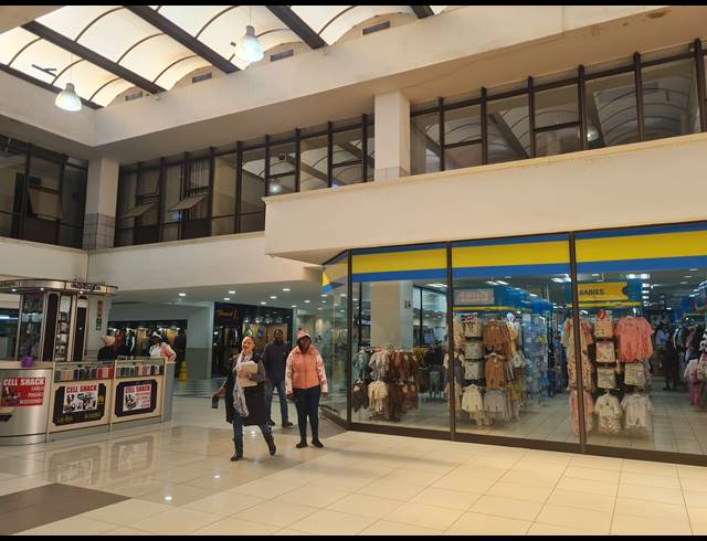 84M² RETAIL RENTED IN HALFWAY HOUSE